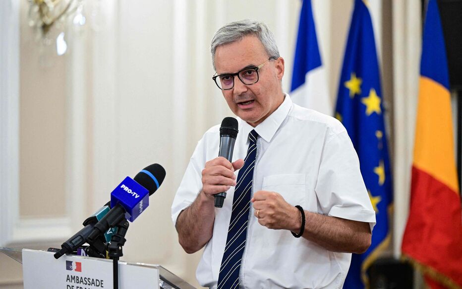 « Macron, la Roumanie n’est pas à toi ! » : comment la France s’est retrouvée accusée d’ingérence dans l’élection présidentielle